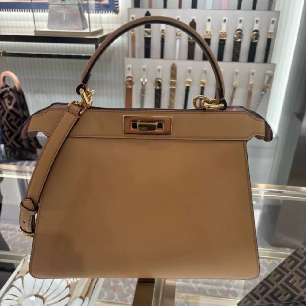 Fendi Women Pre-Loved Bag Very Good Condition